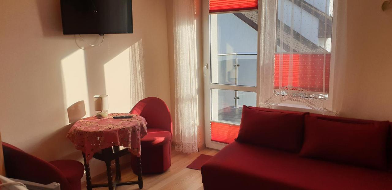 "U Izy" Pokoje Goscinne I Przyczepy Campingowe Mielno  Εξωτερικό φωτογραφία